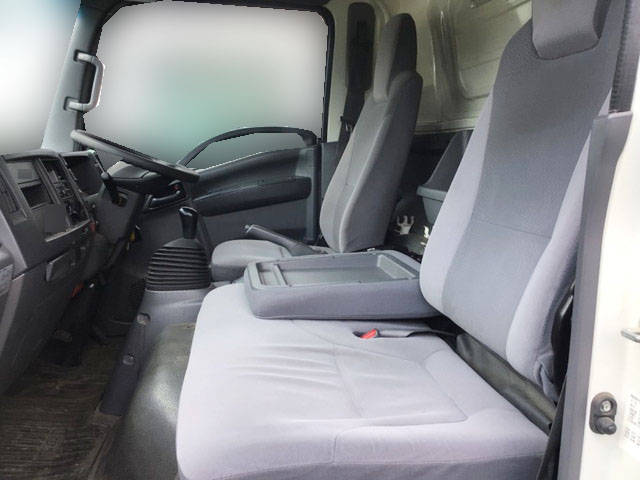 いすゞエルフアルミバン小型（2t・3t）[写真24]