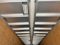 いすゞギガアルミウイング大型（10t）[写真10]