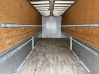 いすゞギガアルミウイング大型（10t）[写真11]