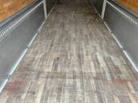 いすゞギガアルミウイング大型（10t）[写真14]