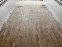 いすゞギガアルミウイング大型（10t）[写真15]