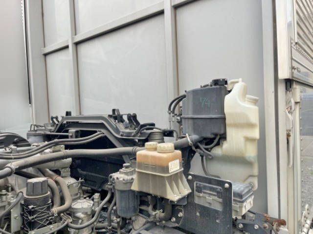 いすゞギガアルミウイング大型（10t）[写真18]