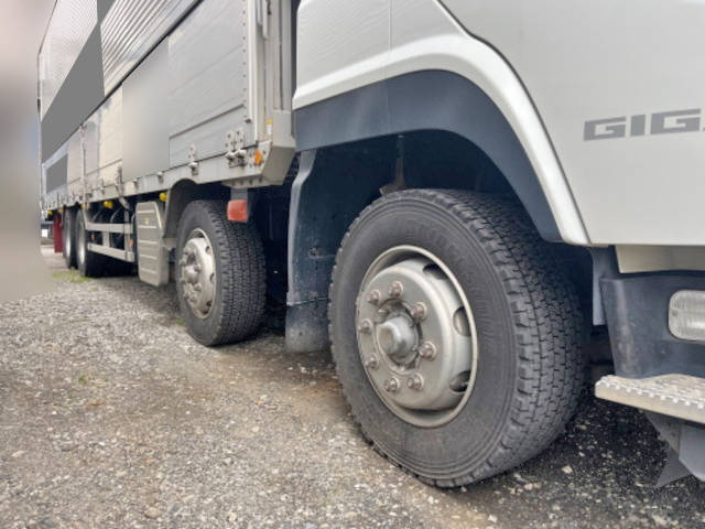 いすゞギガアルミウイング大型（10t）[写真19]