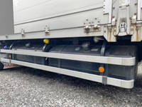 いすゞギガアルミウイング大型（10t）[写真21]