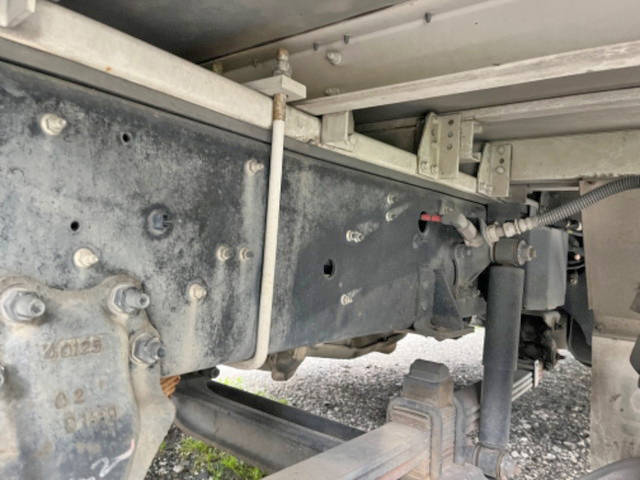 いすゞギガアルミウイング大型（10t）[写真25]