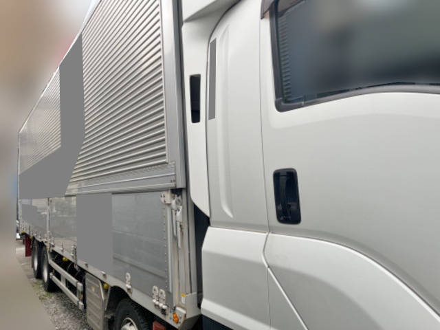 いすゞギガアルミウイング大型（10t）[写真03]