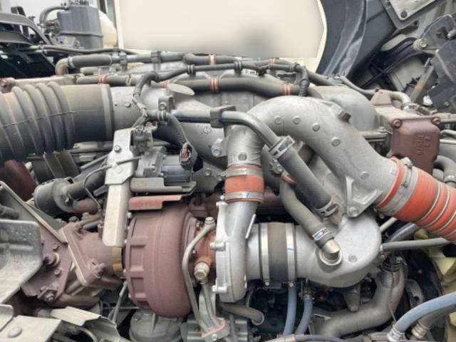 いすゞギガアルミウイング大型（10t）[写真30]