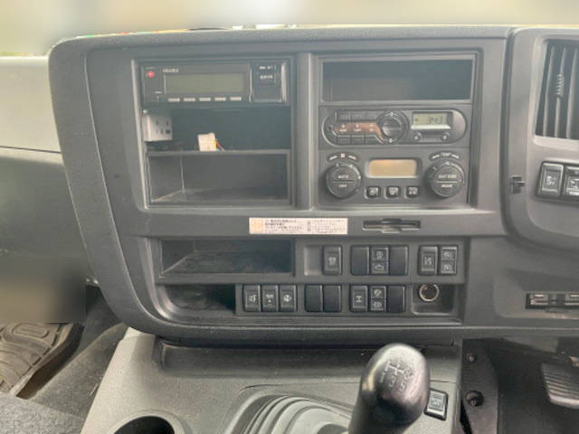 いすゞギガアルミウイング大型（10t）[写真36]