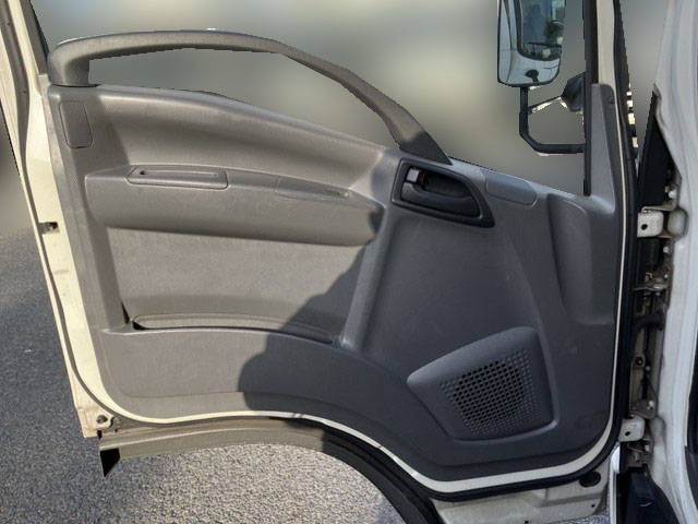 いすゞエルフアルミバン小型（2t・3t）[写真27]