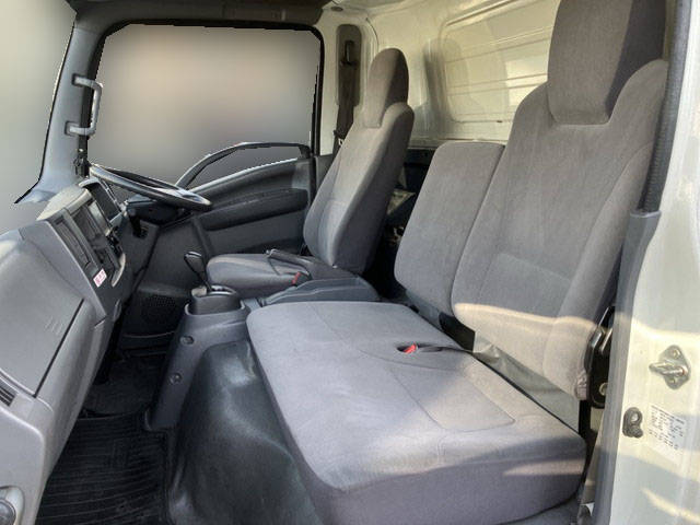 いすゞエルフアルミバン小型（2t・3t）[写真28]