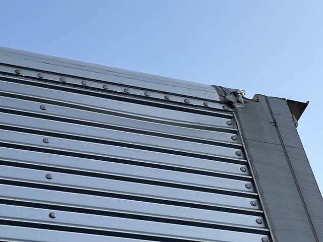 いすゞエルフアルミバン小型（2t・3t）[写真06]