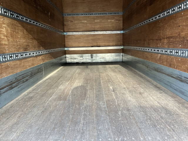 いすゞエルフアルミバン小型（2t・3t）[写真07]