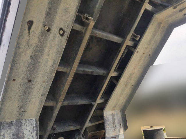 いすゞギガダンプ大型（10t）[写真10]