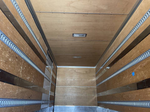 三菱ふそうファイターアルミバン中型（4t）[写真10]