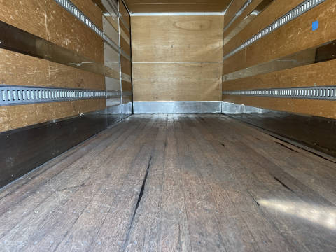 三菱ふそうファイターアルミバン中型（4t）[写真11]