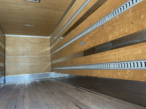 三菱ふそうファイターアルミバン中型（4t）[写真13]