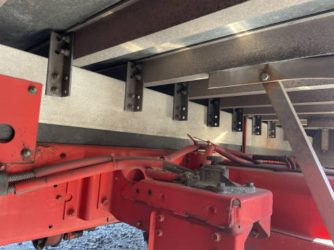 三菱ふそうファイターアルミバン中型（4t）[写真24]