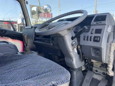 三菱ふそうファイターアルミバン中型（4t）[写真33]