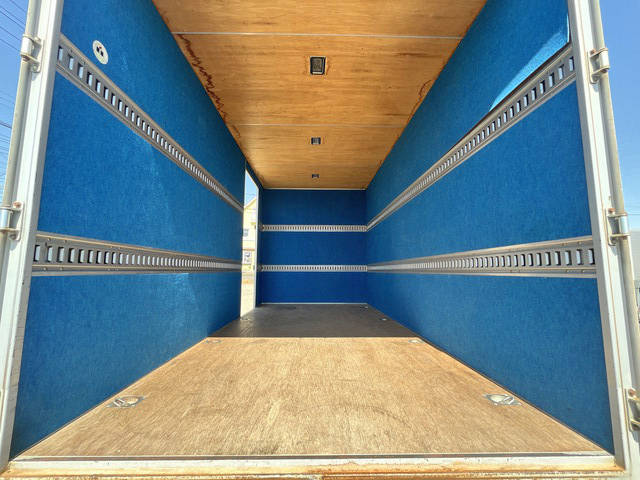 いすゞエルフパネルバン小型（2t・3t）[写真13]