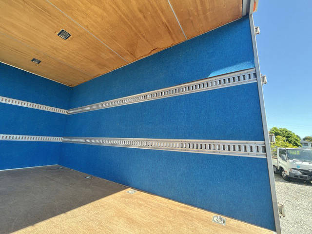 いすゞエルフパネルバン小型（2t・3t）[写真16]