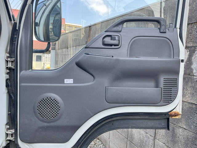 いすゞエルフパネルバン小型（2t・3t）[写真31]
