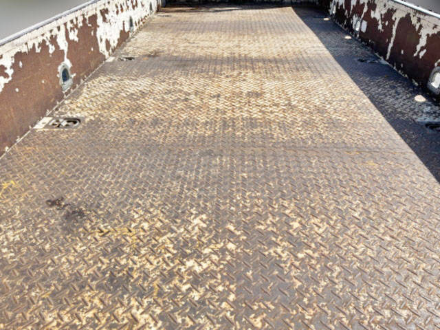 三菱ふそうキャンター平ボディ小型（2t・3t）[写真11]