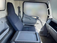 三菱ふそうキャンター平ボディ小型（2t・3t）[写真23]