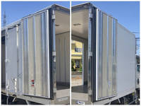 いすゞエルフ冷凍車（冷蔵車）小型（2t・3t）[写真12]