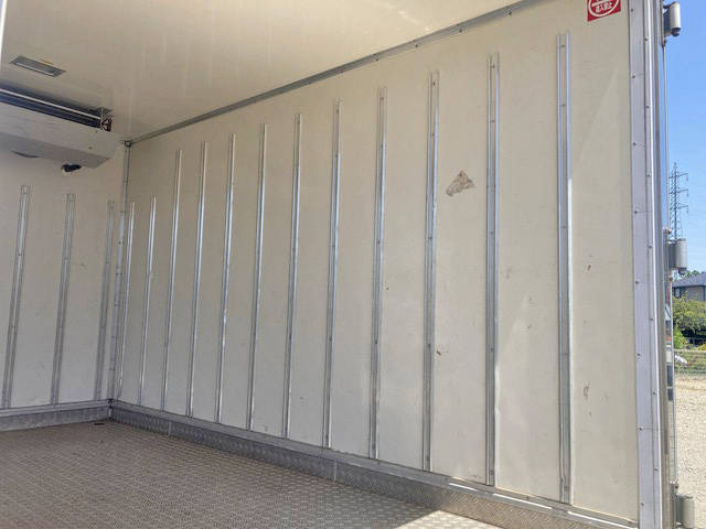 いすゞエルフ冷凍車（冷蔵車）小型（2t・3t）[写真15]