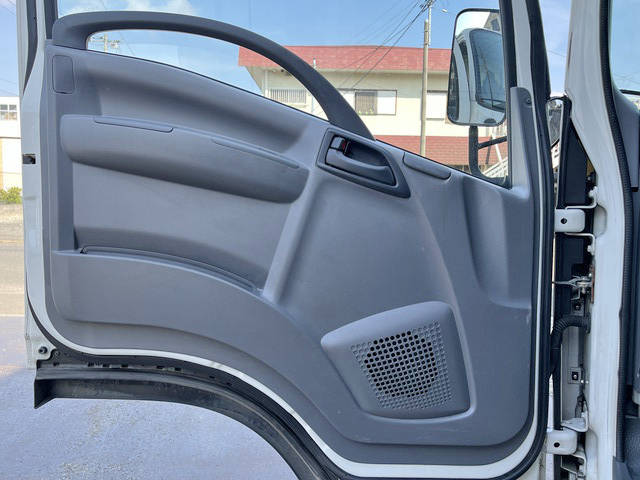 いすゞエルフ冷凍車（冷蔵車）小型（2t・3t）[写真29]