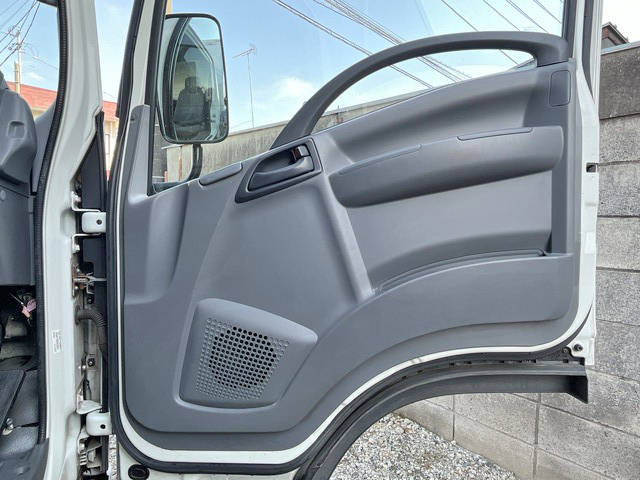 いすゞエルフ冷凍車（冷蔵車）小型（2t・3t）[写真30]