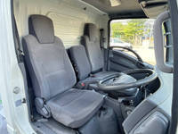 いすゞエルフ冷凍車（冷蔵車）小型（2t・3t）[写真34]