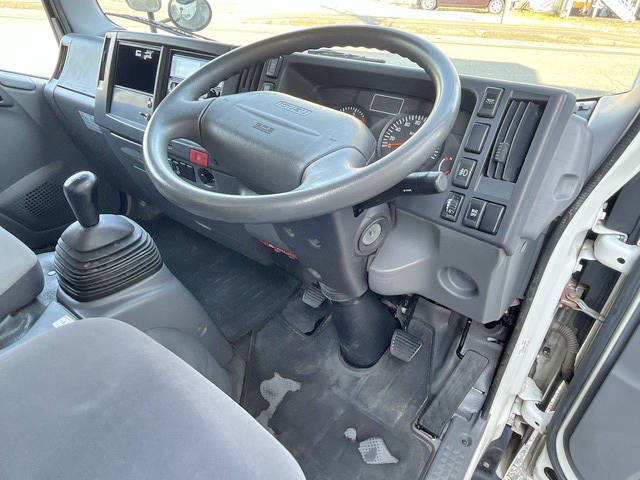 いすゞエルフ冷凍車（冷蔵車）小型（2t・3t）[写真35]