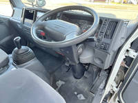 いすゞエルフ冷凍車（冷蔵車）小型（2t・3t）[写真35]