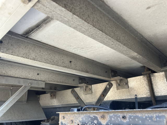 UDトラックスコンドル冷凍車（冷蔵車）増トン（6t・8t）[写真25]