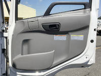 UDトラックスコンドル冷凍車（冷蔵車）増トン（6t・8t）[写真30]