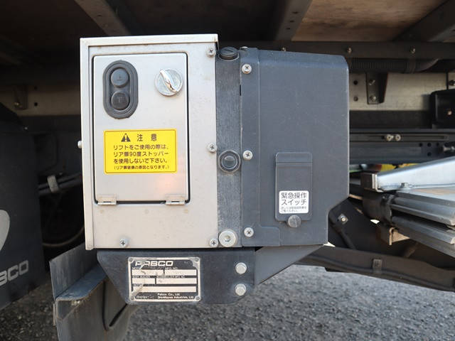 いすゞエルフアルミバン小型（2t・3t）[写真15]