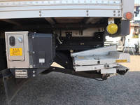 いすゞエルフアルミバン小型（2t・3t）[写真18]