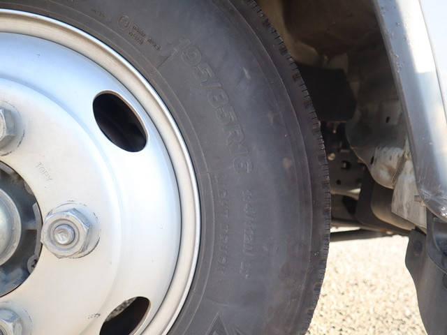 いすゞエルフアルミバン小型（2t・3t）[写真26]