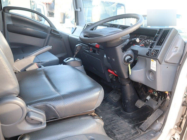 いすゞエルフアルミバン小型（2t・3t）[写真30]