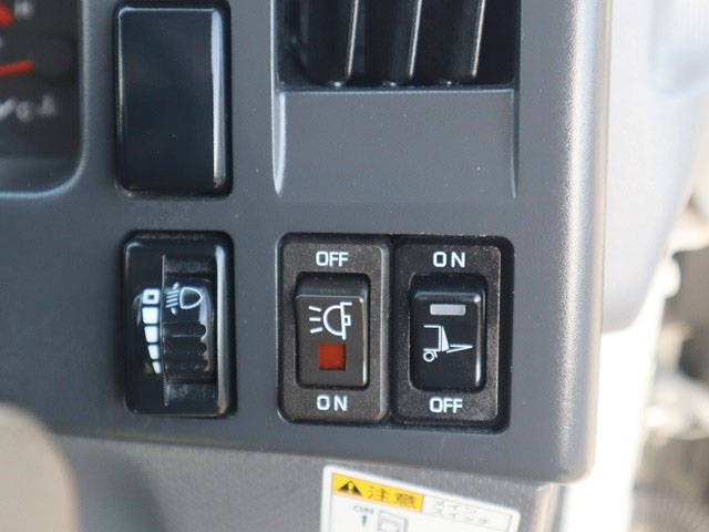 いすゞエルフアルミバン小型（2t・3t）[写真37]