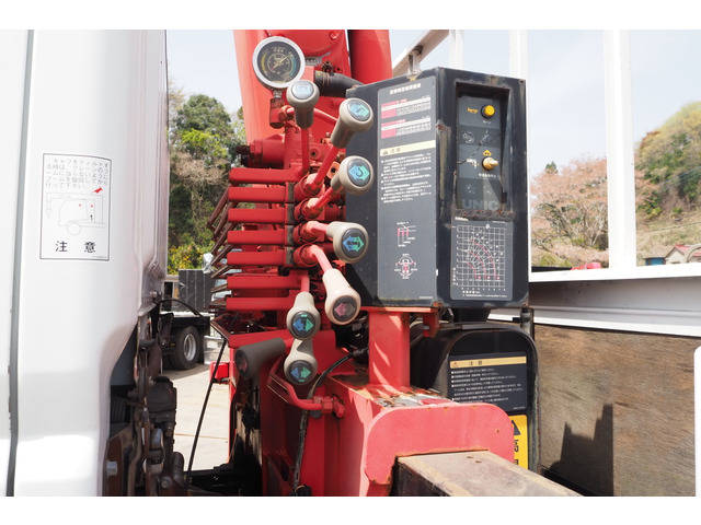 三菱ふそうキャンタークレーン3段小型（2t・3t）[写真10]