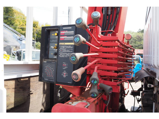 三菱ふそうキャンタークレーン3段小型（2t・3t）[写真13]