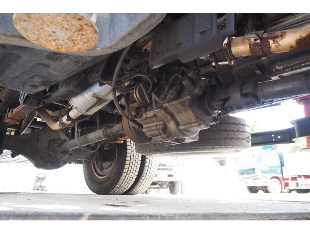 三菱ふそうキャンタークレーン3段小型（2t・3t）[写真24]