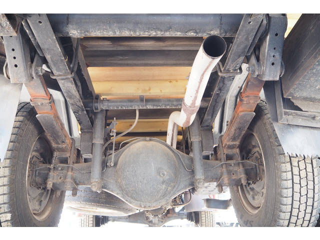 三菱ふそうキャンタークレーン3段小型（2t・3t）[写真25]