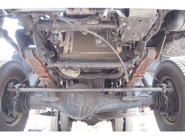 三菱ふそうキャンタークレーン3段小型（2t・3t）[写真31]