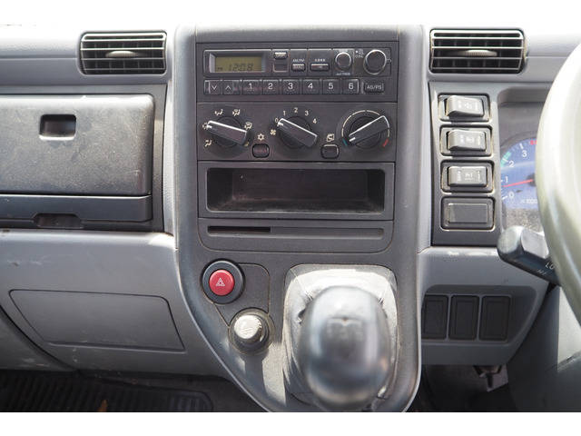 三菱ふそうキャンタークレーン3段小型（2t・3t）[写真37]