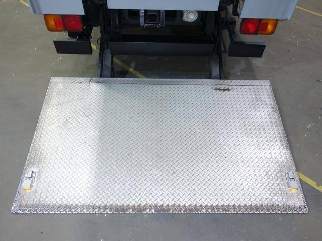 日野レンジャーアルミバン中型（4t）[写真11]