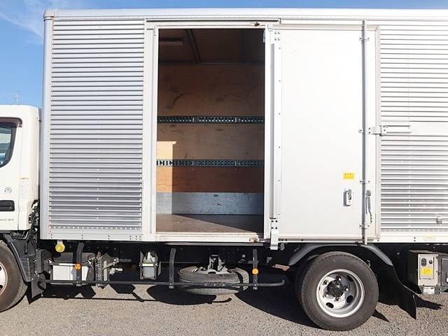 三菱ふそうキャンターアルミバン小型（2t・3t）[写真10]