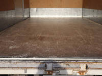 三菱ふそうキャンターアルミバン小型（2t・3t）[写真12]